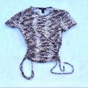 Forever 21 shirt Snakeskin Print Ruched Sides Size Medium